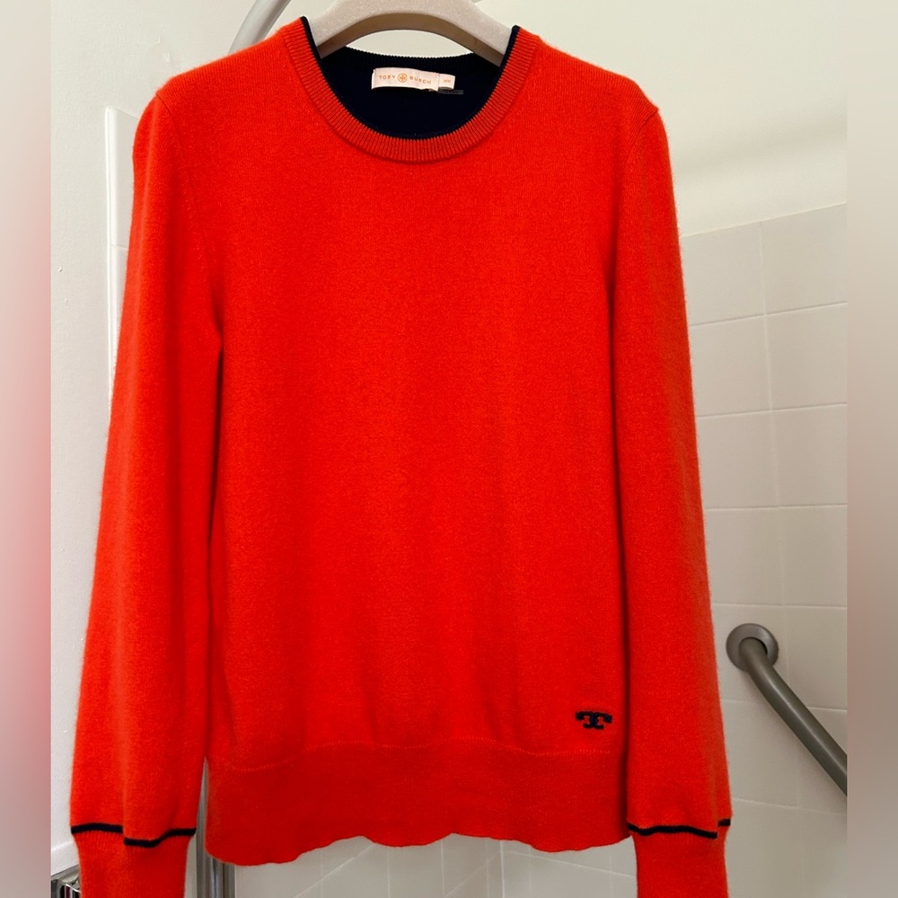 $378 Tory Burch Women Cashmere Pullover Red/Tory Navy size M - Picture 9 of 16